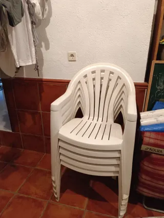 5 Sillas de jardín apilables blancas
