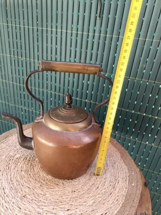 Antigüedad Tetera de Cobre y Latón ¡PESA CASI 1Kg!