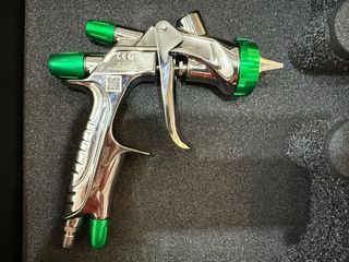 Iwata WS-400 y LS-400 Serie 2 - Pininfarina