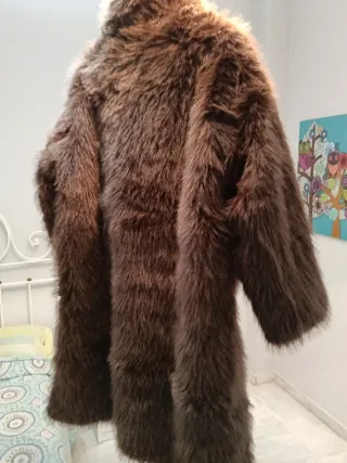 Abrigo largo de pelo marrón