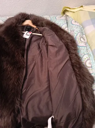 Abrigo largo de pelo marrón