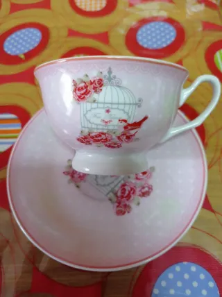 Tazza da tè con piattino da collezione