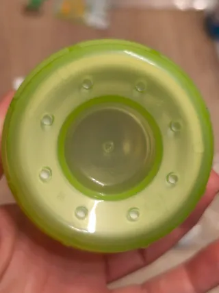 Biberón MAM Anti-Colic y chupete NUK