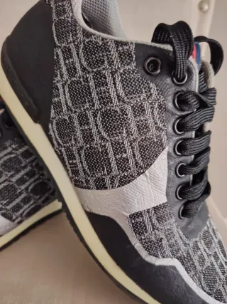 Zapatillas Carolina Herrera Negras y plateadas