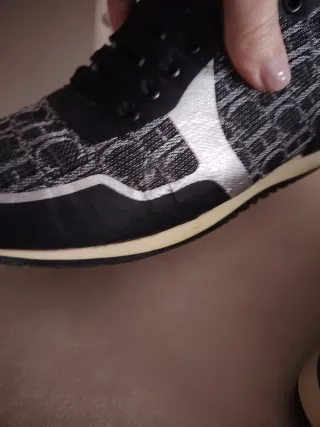 Zapatillas Carolina Herrera Negras y plateadas