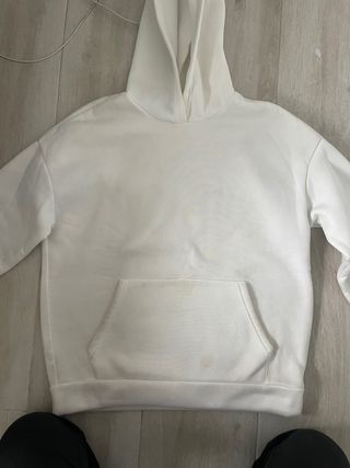 Sudadera Blanca con Mensaje Everything Will Be Oka