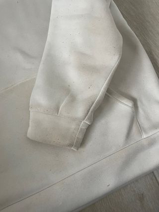 Sudadera Blanca con Mensaje Everything Will Be Oka