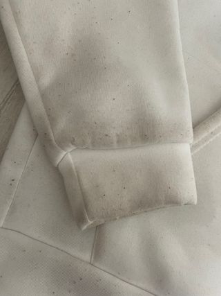 Sudadera Blanca con Mensaje Everything Will Be Oka