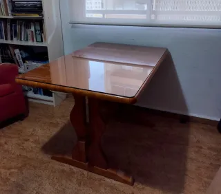 Mesa comedor pino provenzal con cristal