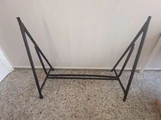 Burro perchero Ikea negro y organizador de regalo