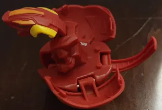 Bakugan 860G 5€ Bakugan B100 10€ Per il lotto 12€