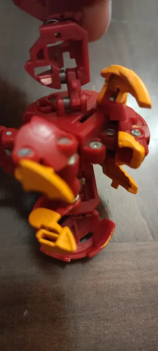 Bakugan 860G 5€ Bakugan B100 10€ Per il lotto 12€