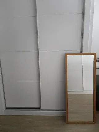 Espejo IKEA RAM Marco Madera.  16 euros cada uno.