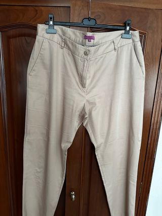 Pantalón chino beige mujer