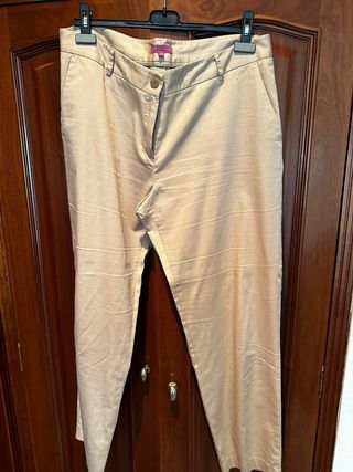 Pantalón chino beige mujer