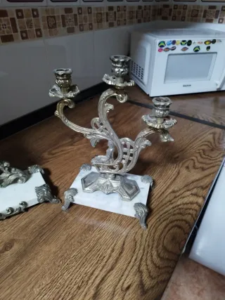 Reloj y Candelabros Antiguos a Juego