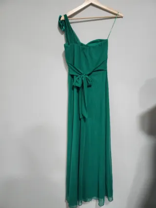 Vestido verde de fiesta asimétrico