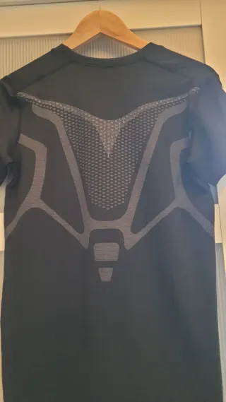 Camiseta deportiva técnica negra talla XS