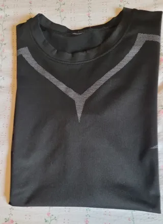 Camiseta deportiva técnica negra talla XS
