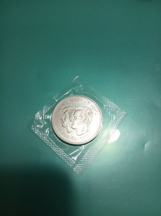 Moneda centenario mujer trabajadora 20€. 2011.