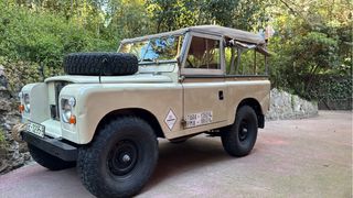 Land Rover Defender 2025