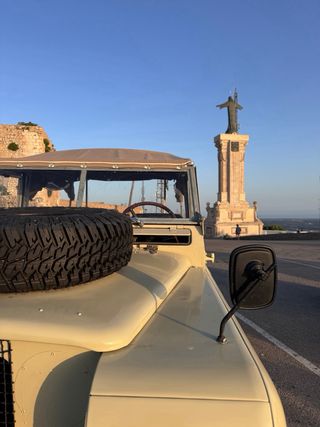 Land Rover Defender 2025