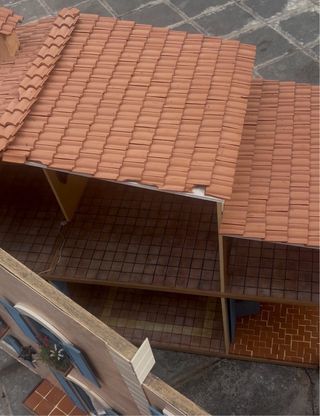 Casa de muñecas grande artesanal de madera