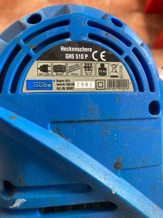 Cortasetos Eléctrico Azul con cuchilla larga.