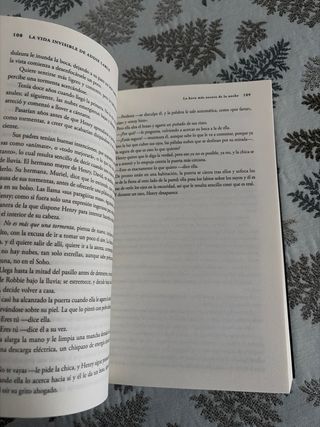 La vida invisible de Addie LaRue (Spanish Edition)