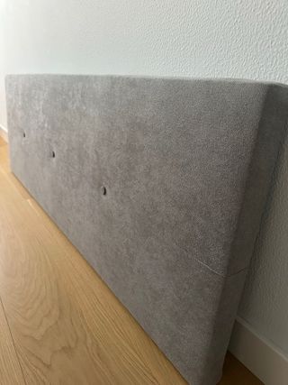Cabecero de cama tapizado gris