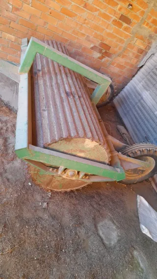 Rodillo agrícola verde