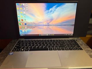 Ordenador Portátil Plata y Negro