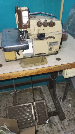 Máquina de coser Overlock industrial