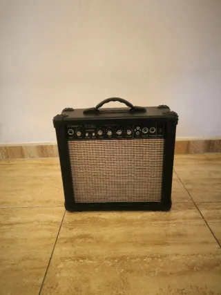 Guitarra Rocktile + amplificador de guitarra