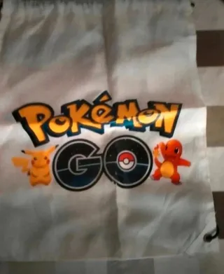 Mochila Saco Pokémon GO Pikachu Charmander