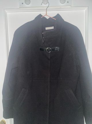 Abrigo de paño negro