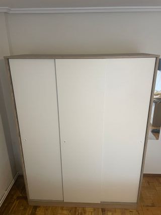 Armario 3 puertas blanco y madera