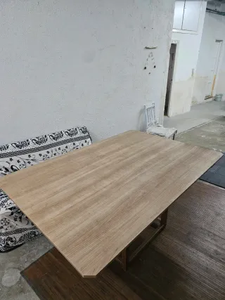 Mesa de madera maciza hecha a mano 180x180