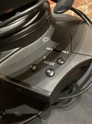 Volante Thrustmaster T150 PS4