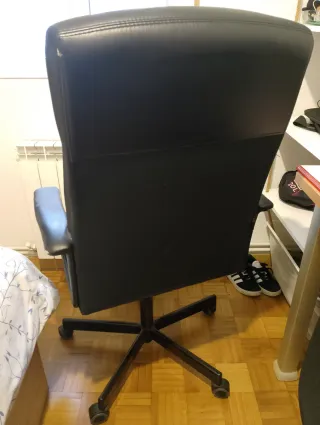 Silla de escritorio negra
