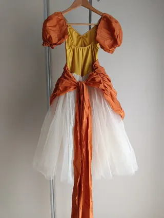 Vestido infantil naranja y amarillo