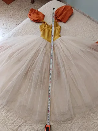 Vestido infantil naranja y amarillo