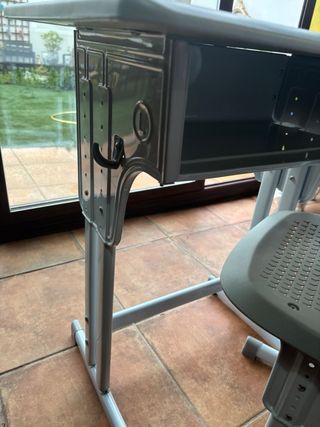 Escritorio infantil con silla