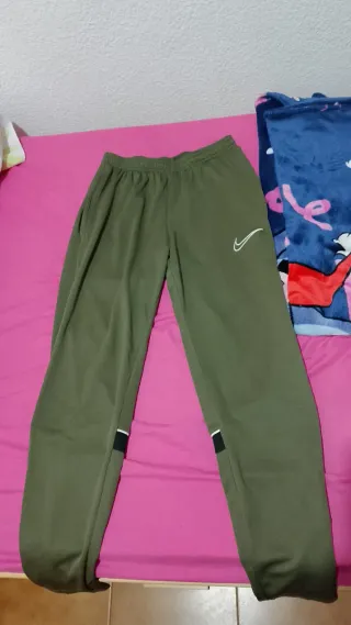 Pantalón chándal Nike verde