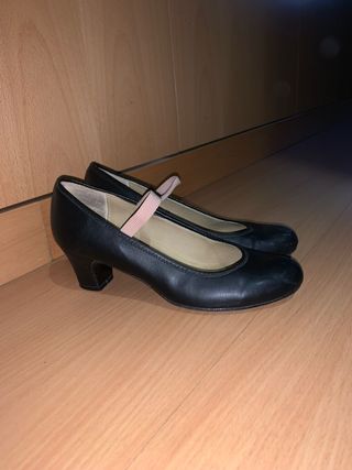Zapatos de flamenco negros
