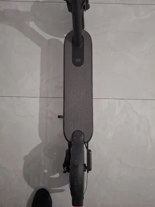 Patinete eléctrico negro