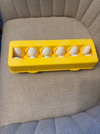 Huevera de juguete