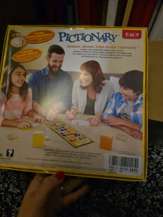 Pictionary: Juego de mesa con rotuladores y pizarr