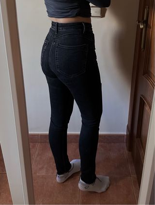 Jeans push up negros Stradivarius