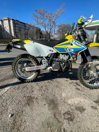 Suzuki Enduro Moto